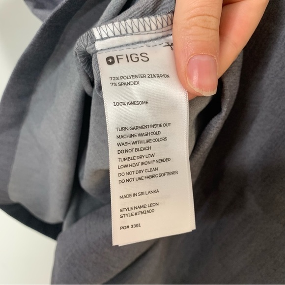 Figs grey pocket scrub top XL - Picture 6 of 8